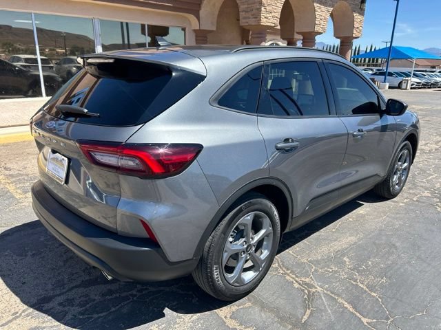 Used 2025 Ford Escape ST-Line w/ Equipment Group 301A FWD image 2