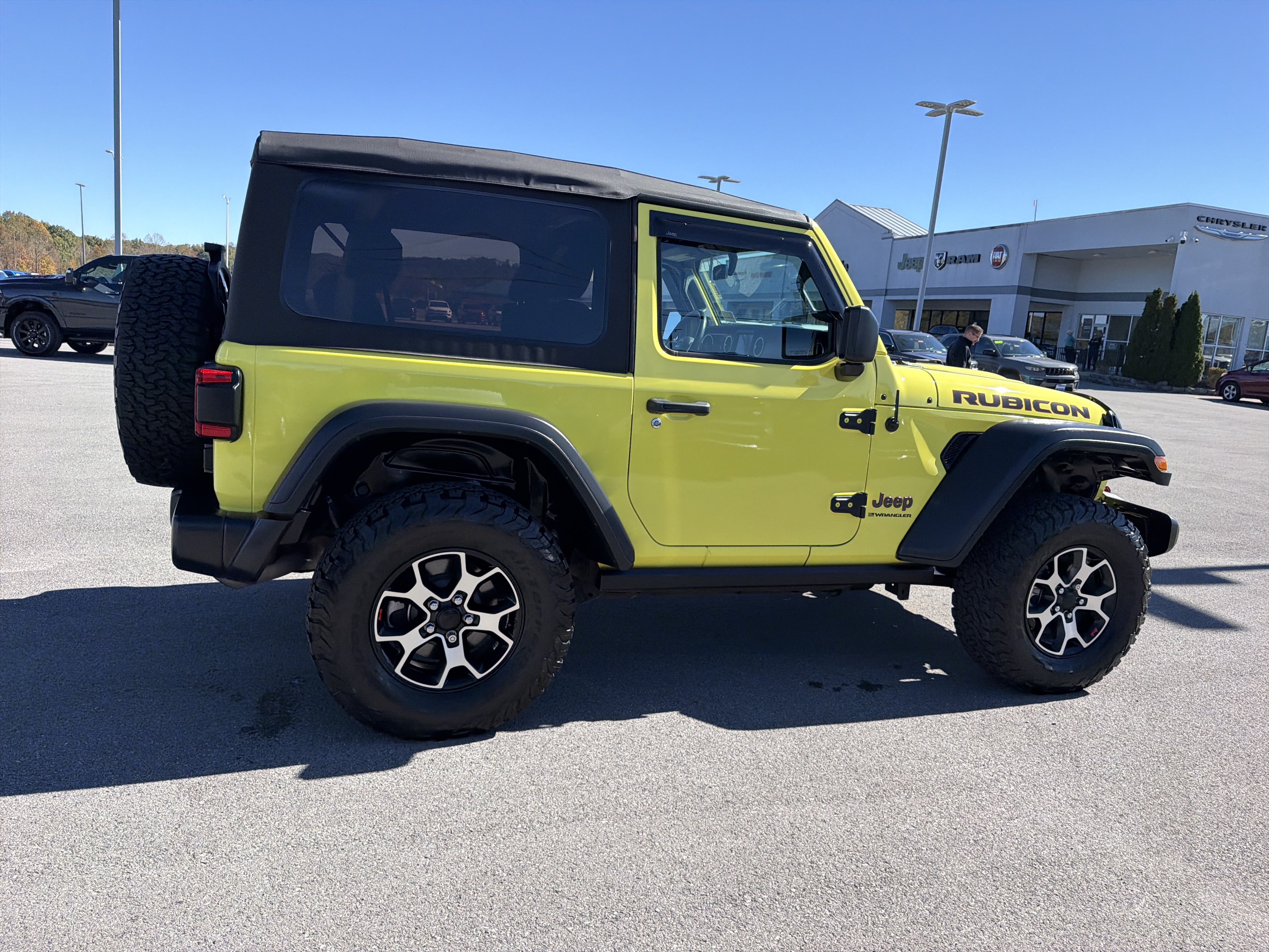 Used 2023 Jeep Wrangler Rubicon w/ LED Lighting Group AWD/4WD image 5