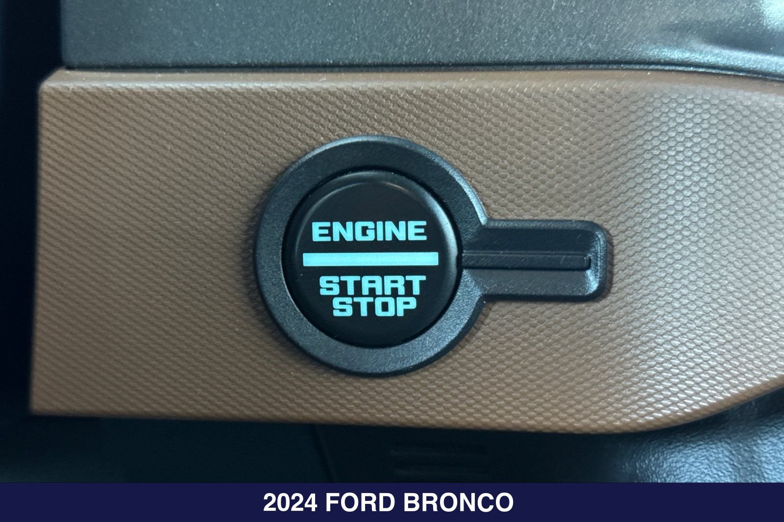 Certified 2024 Ford Bronco Outer Banks AWD/4WD image 25