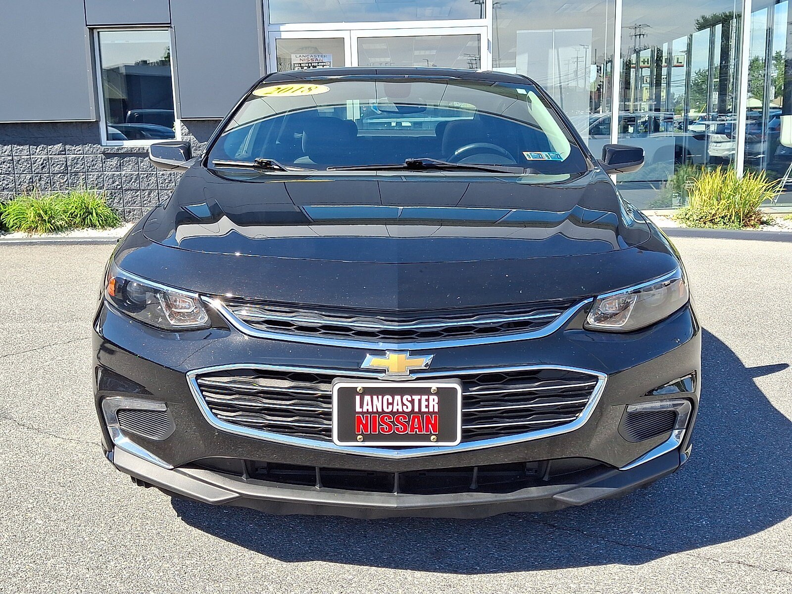 Used 2018 Chevrolet Malibu LT FWD image 2