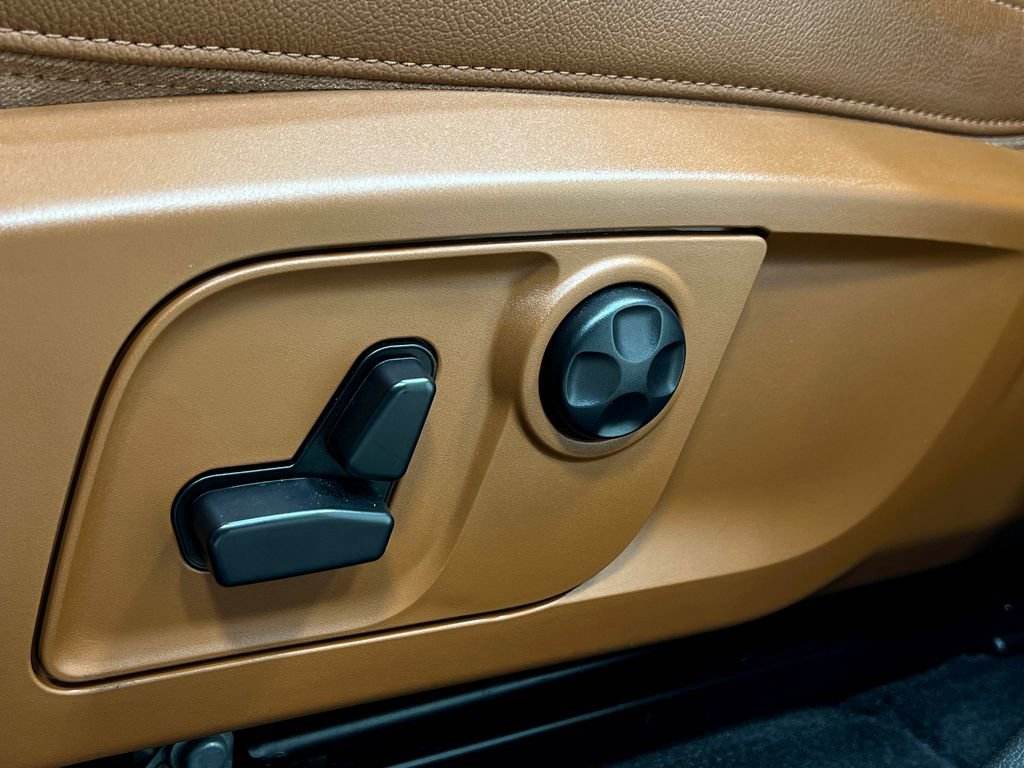 Used 2020 Maserati Levante image 19