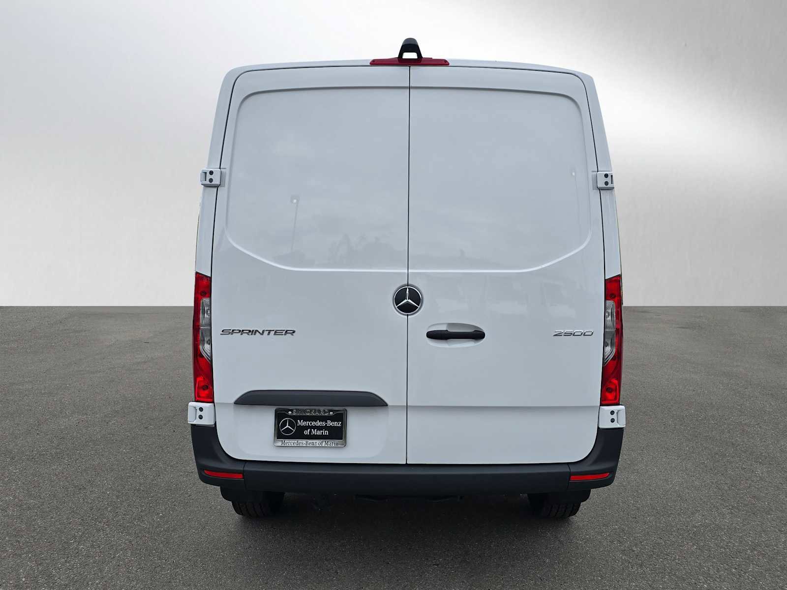 Used 2025 Mercedes-Benz Sprinter 2500 image 4