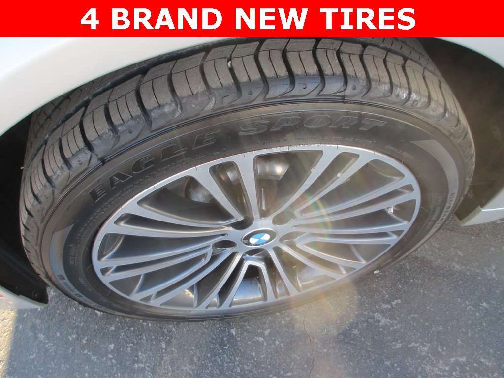 Used 2020 BMW 530i w/ Convenience Package image 3