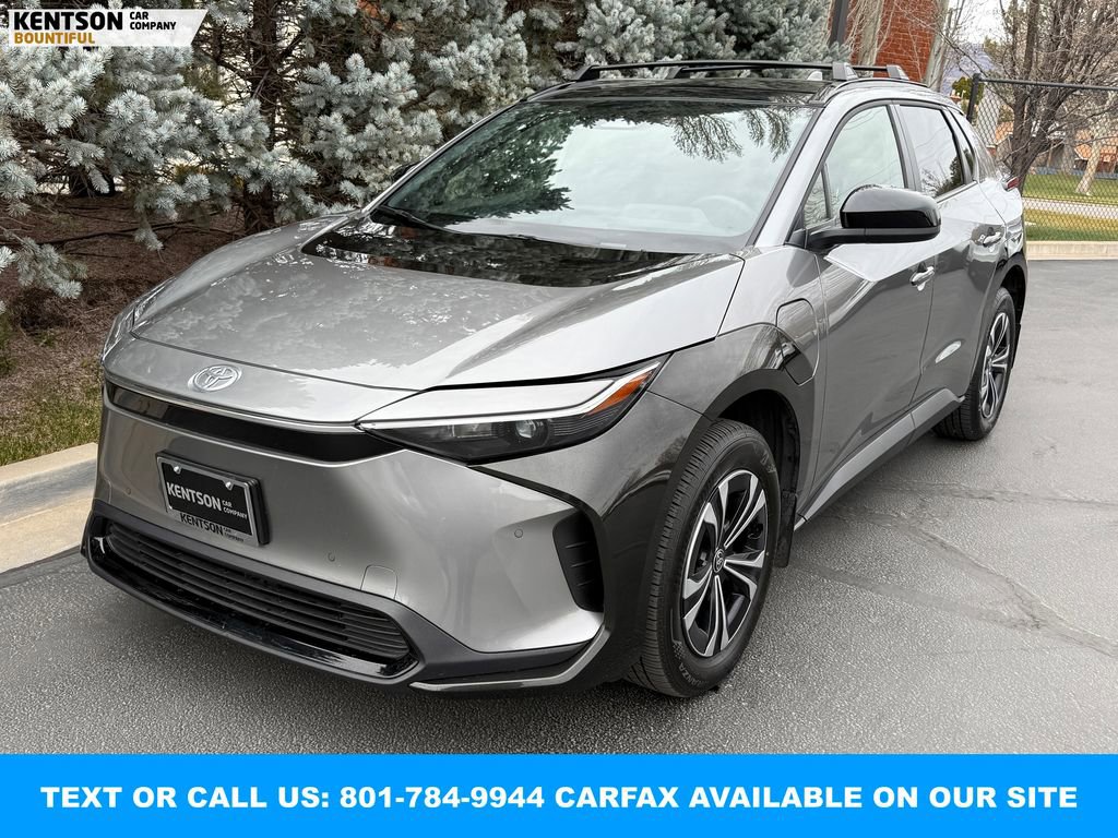 Used 2025 Toyota bZ4X FWD image 3