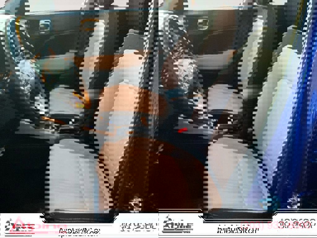 Used 2025 Hyundai Venue SEL image 9