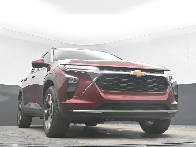 Used 2024 Chevrolet Trax LT w/ Driver Confidence Package FWD image 27