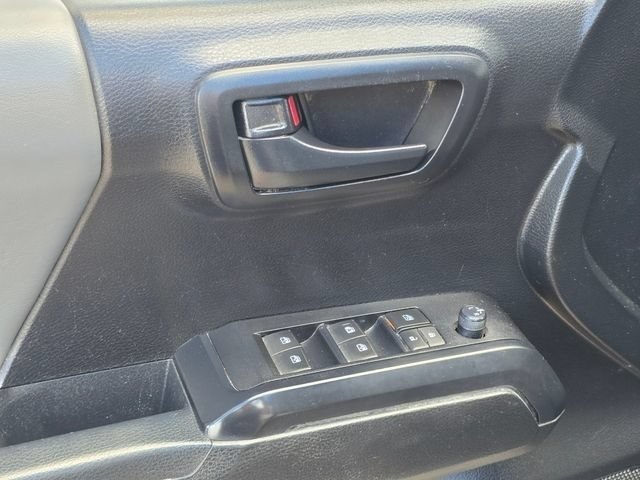 Used 2021 Toyota Tacoma SR AWD/4WD image 35