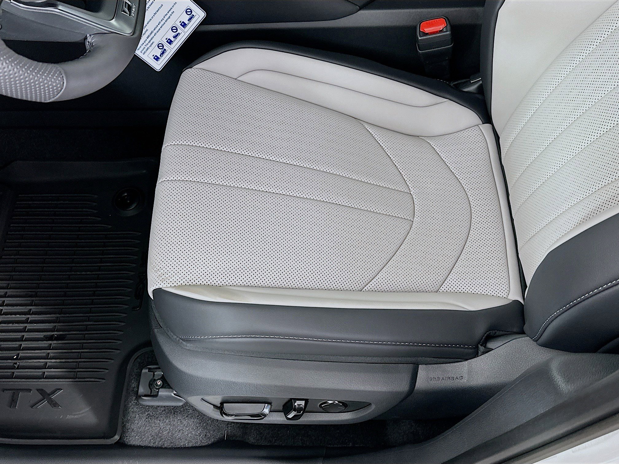 New 2026 Lexus TX 500h AWD image 20