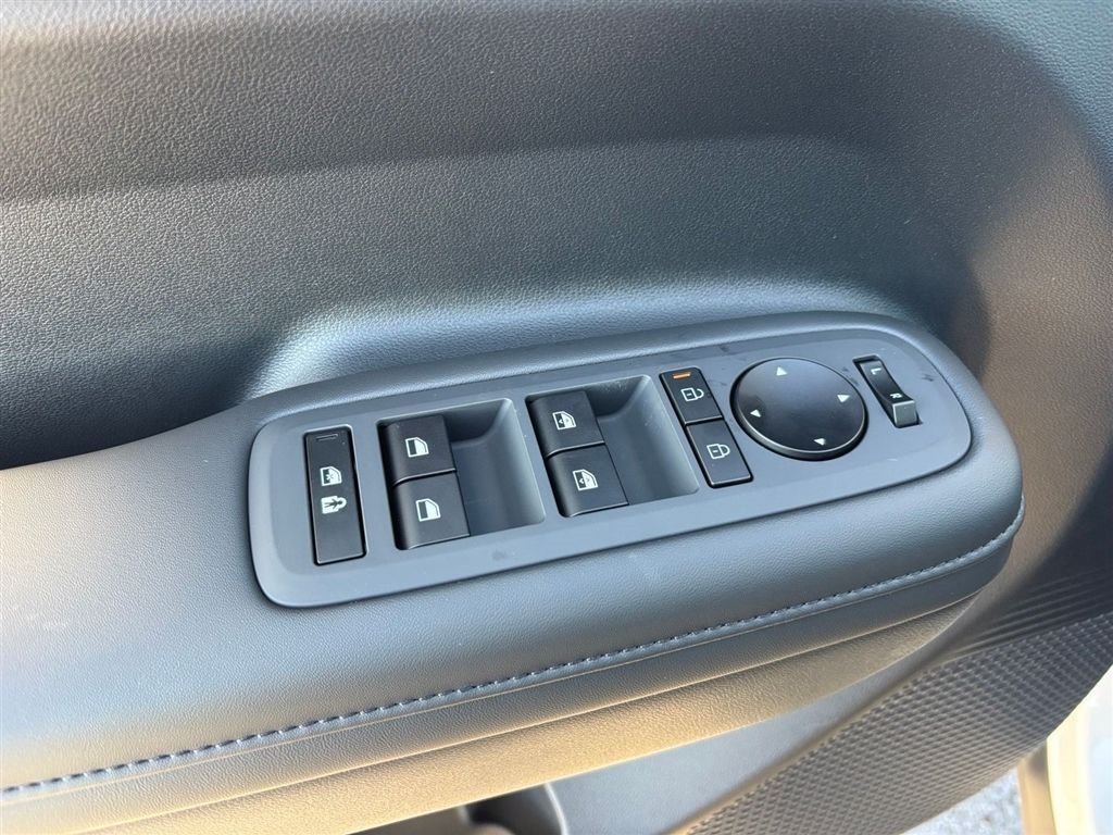Used 2026 Hyundai Santa Fe SEL FWD image 11