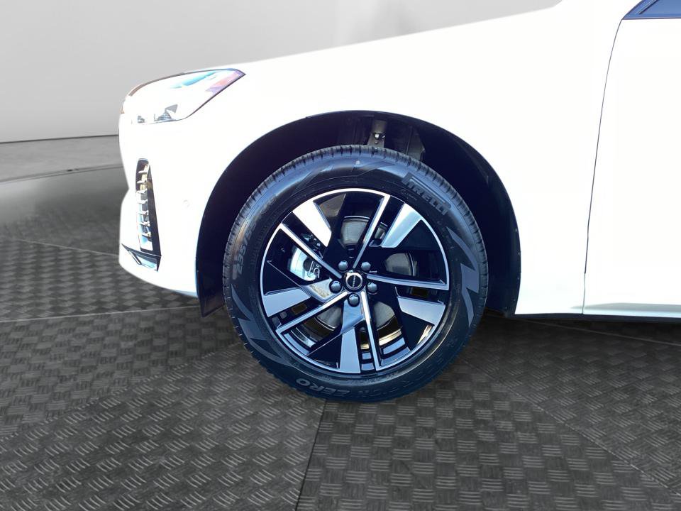 New 2027 Volvo XC60 B5 Plus AWD/4WD image 27
