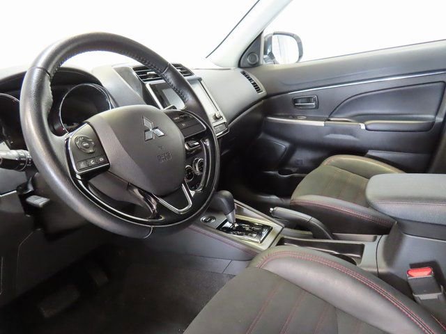 Used 2023 Mitsubishi Outlander Sport SE image 4