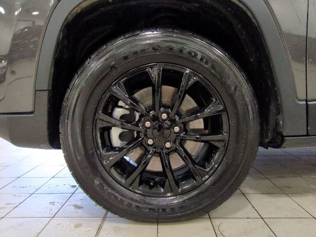 Used 2023 Jeep Cherokee Altitude Lux AWD/4WD image 20