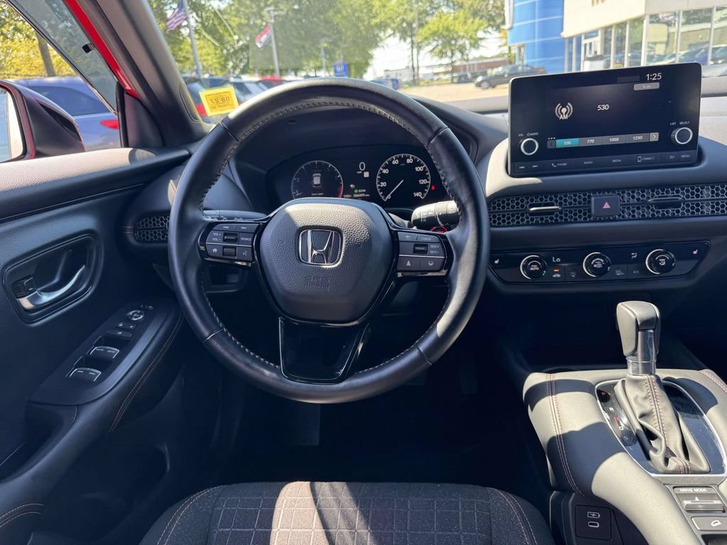 Certified 2025 Honda HR-V Sport image 11
