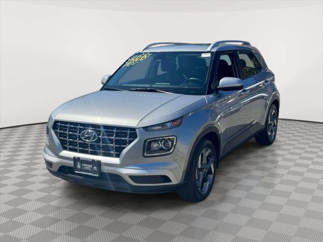 Used 2024 Hyundai Venue SEL FWD image 3