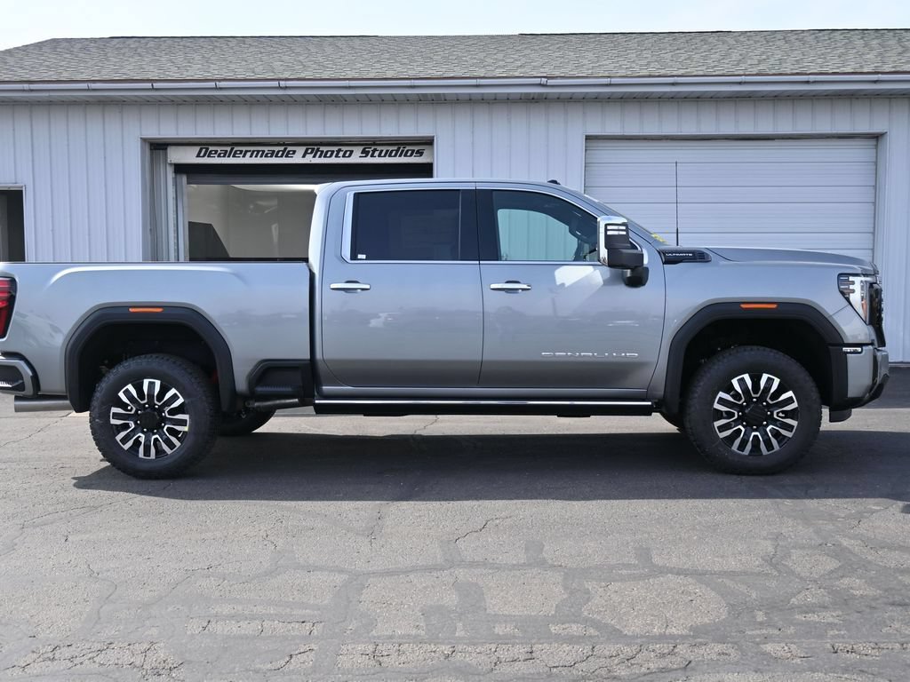 New 2026 GMC Sierra 3500 Denali Ultimate AWD/4WD image 3