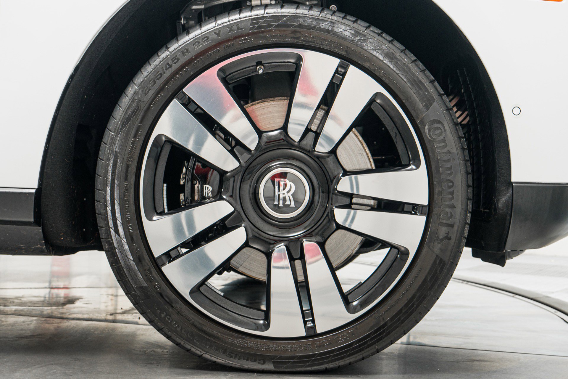 Used 2024 Rolls-Royce Cullinan image 50