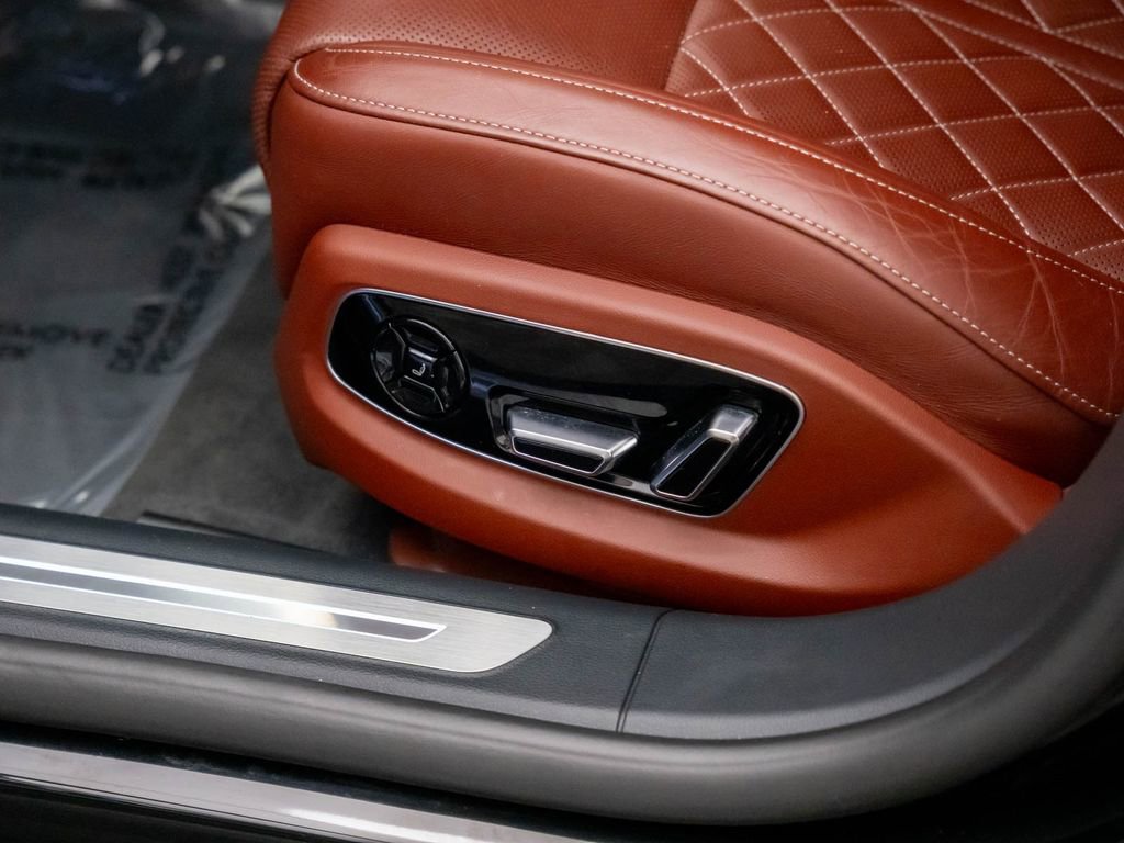 Used 2022 Audi S8 image 15