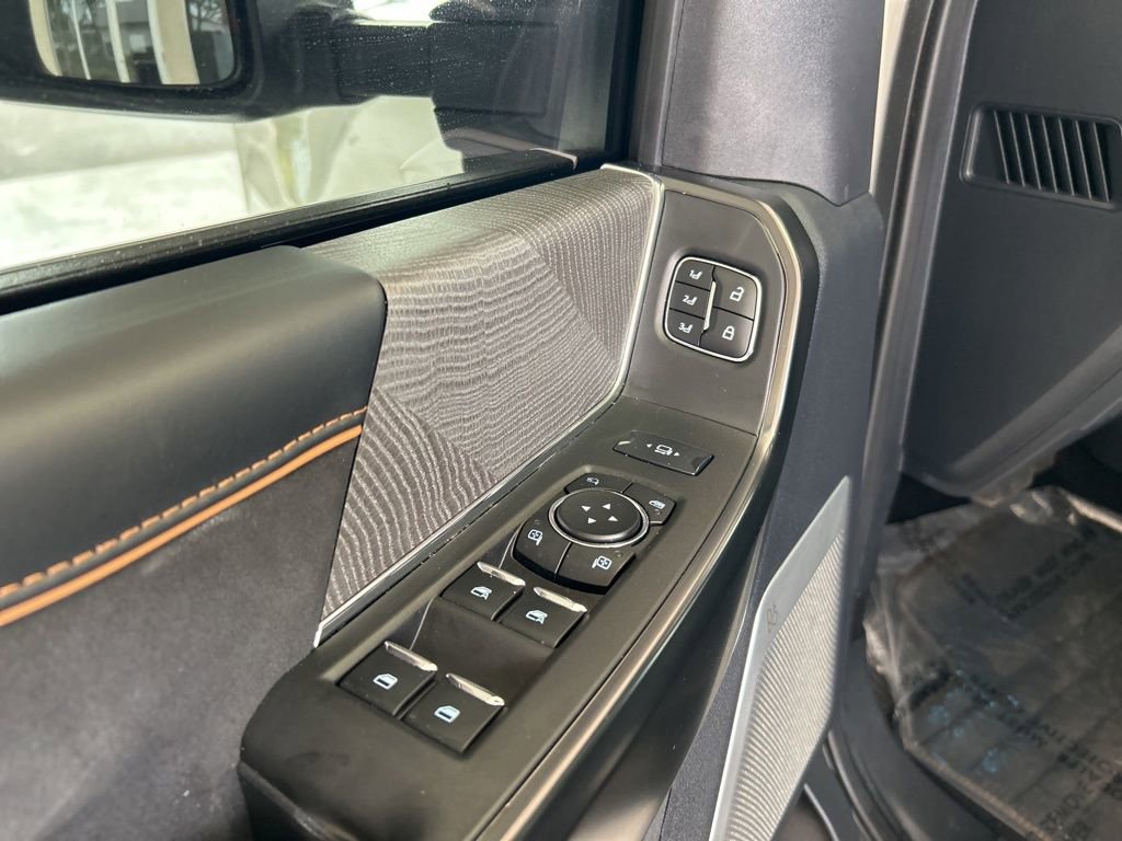 Used 2024 Ford F350 Platinum image 40