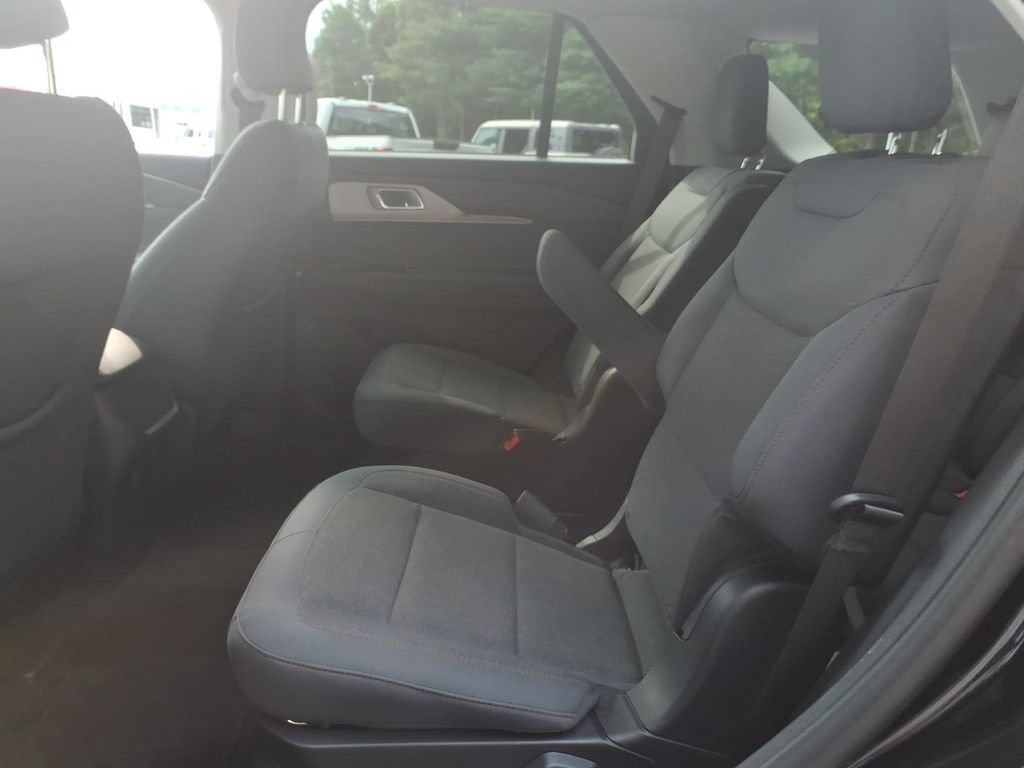 Used 2026 Ford Explorer Active AWD/4WD image 15