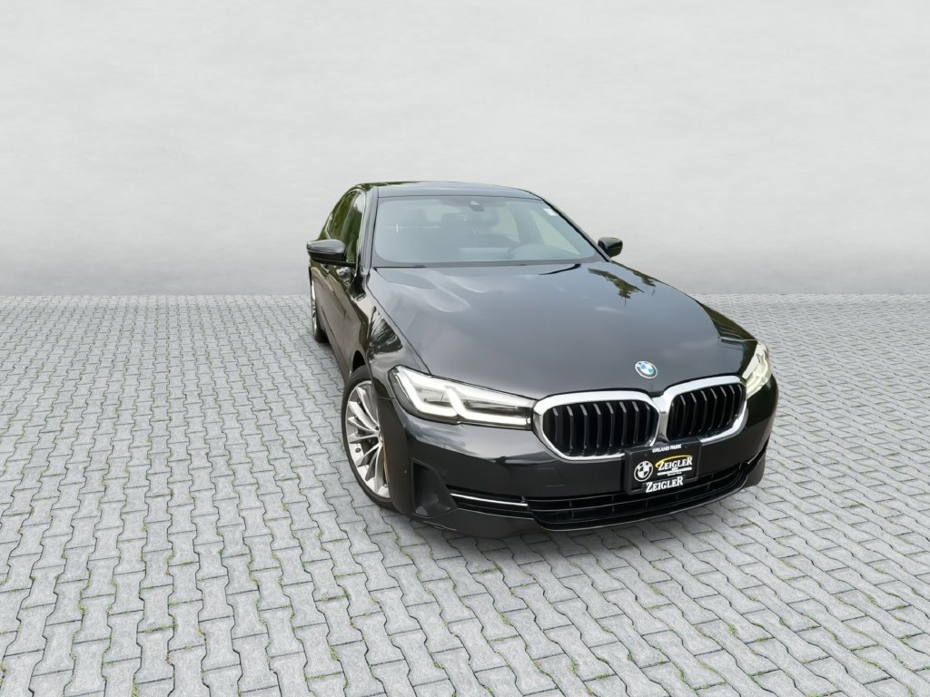 Certified 2023 BMW 530i xDrive w/ Premium Package AWD/4WD image 2