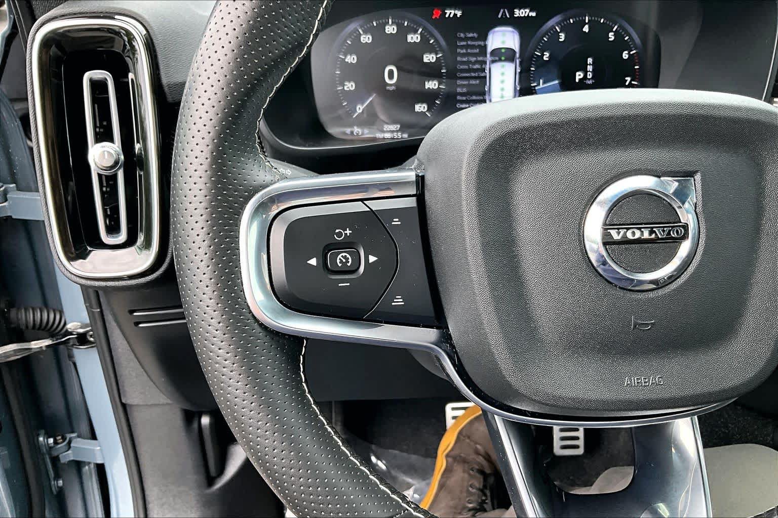 Used 2021 Volvo XC40 T5 R-Design AWD/4WD image 23