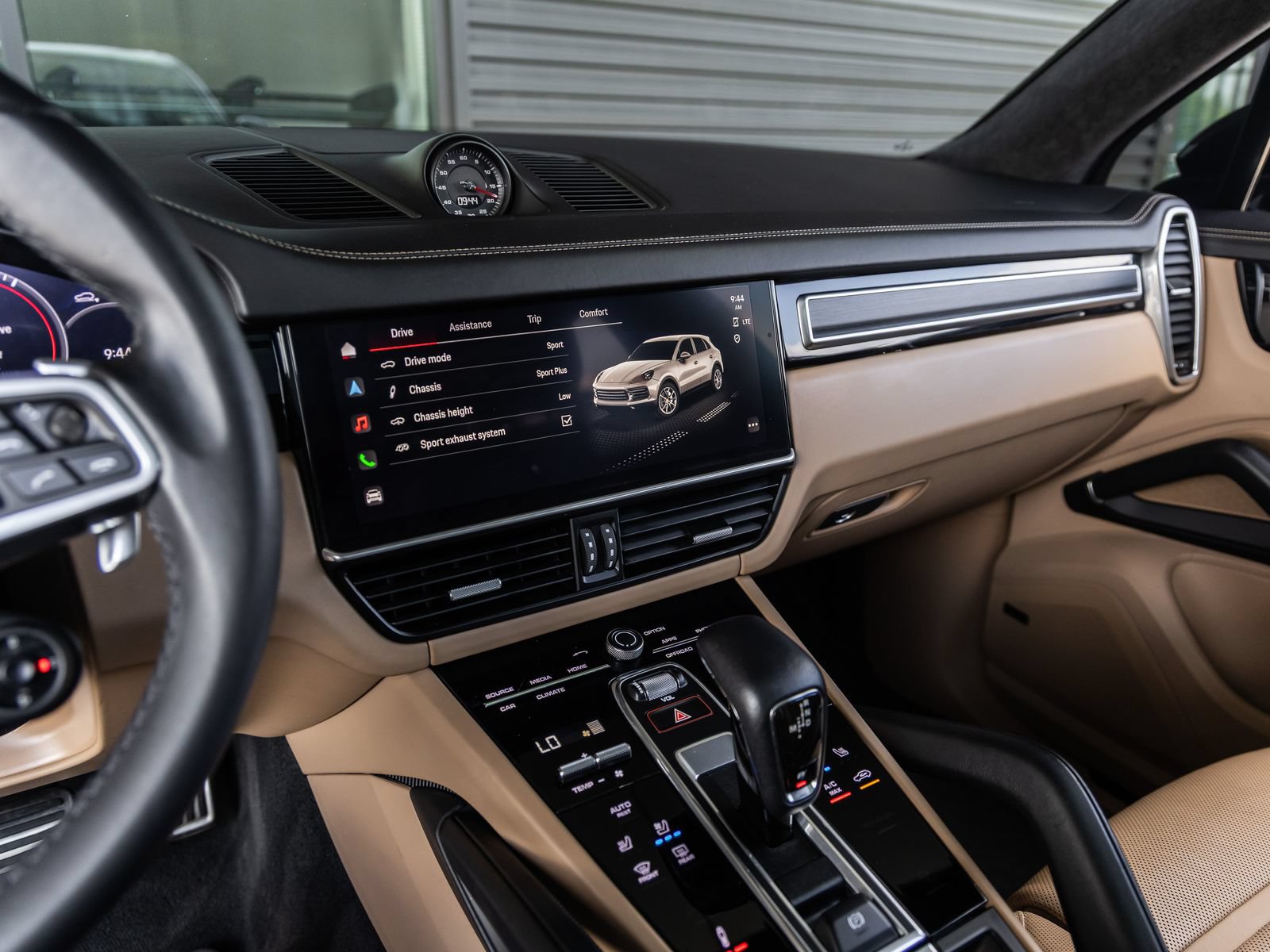 Certified 2023 Porsche Cayenne GTS AWD/4WD image 29