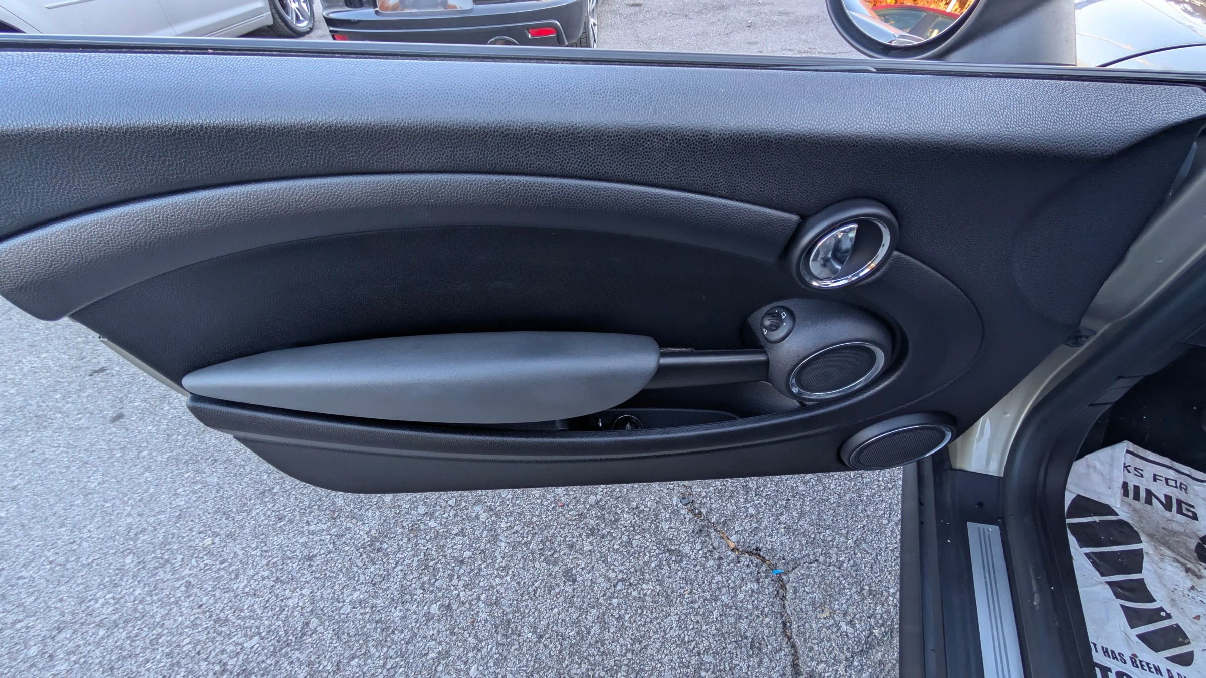 Used 2011 MINI Cooper Hardtop image 10