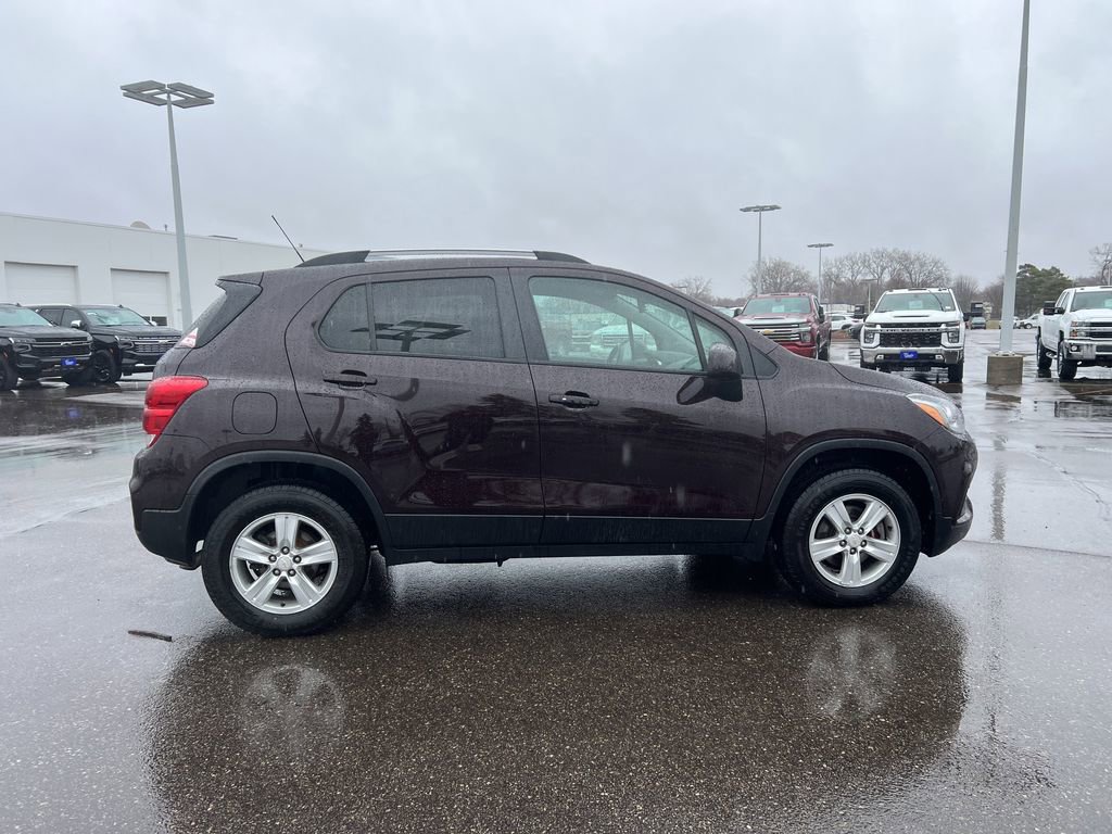 Certified 2022 Chevrolet Trax LT w/ Driver Confidence Package AWD/4WD image 9