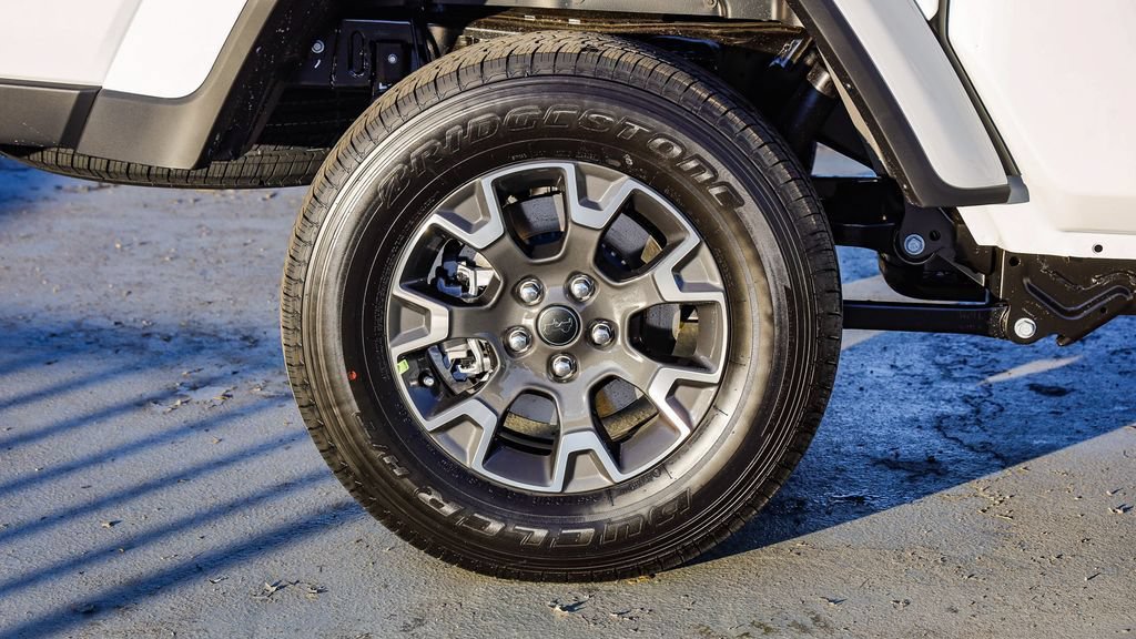 New 2026 Jeep Gladiator Sport AWD/4WD image 12