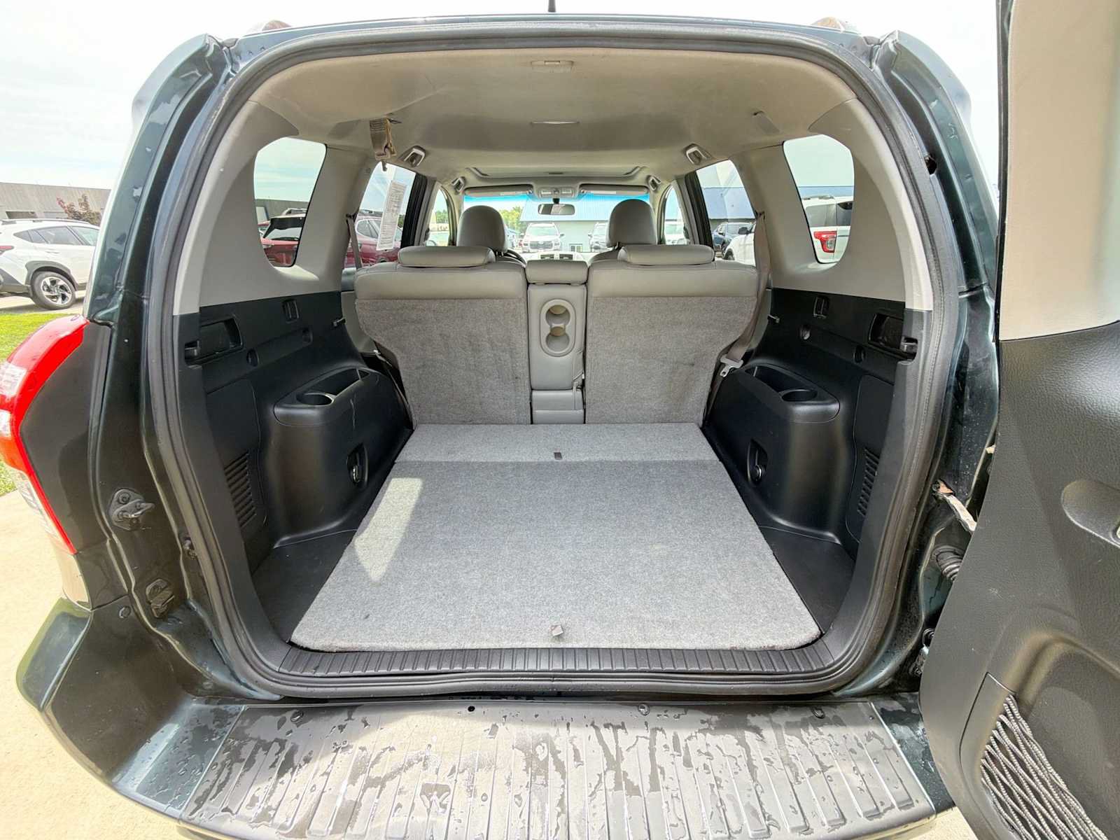 Used 2010 Toyota RAV4 Limited AWD/4WD image 27