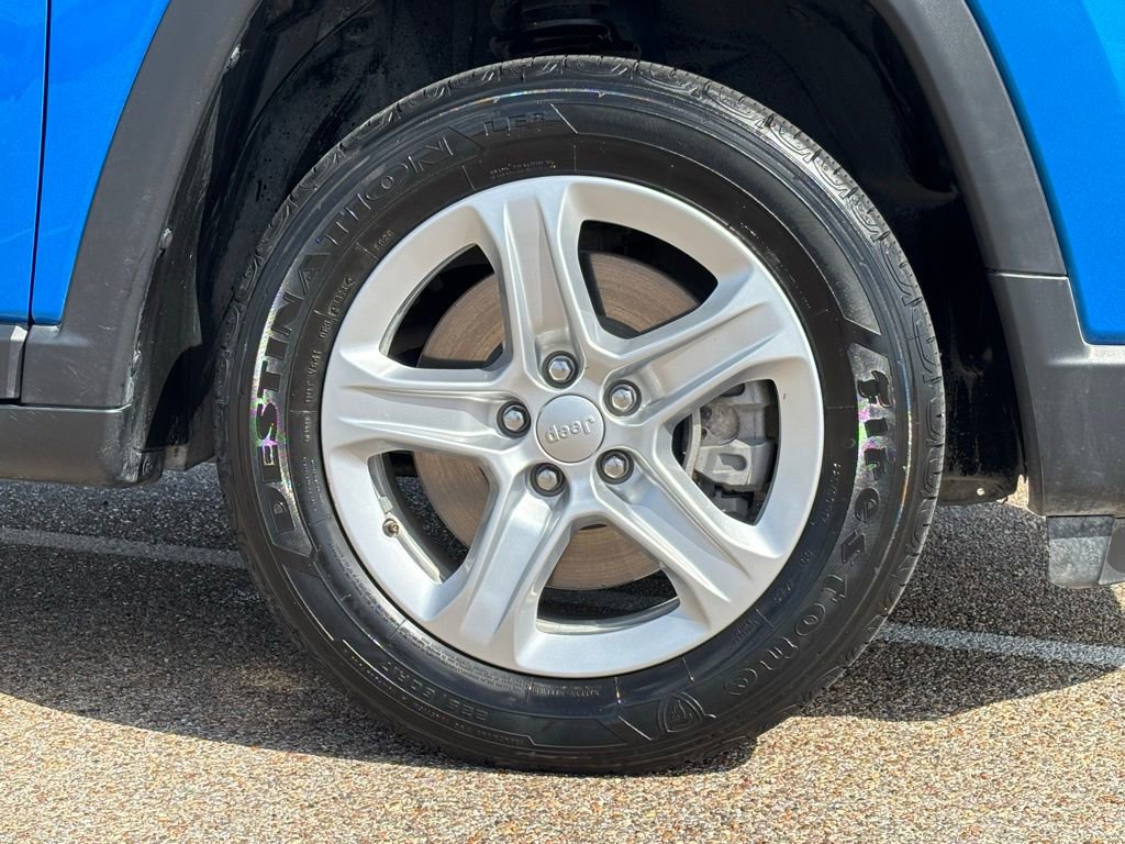 Used 2024 Jeep Compass Sport image 8