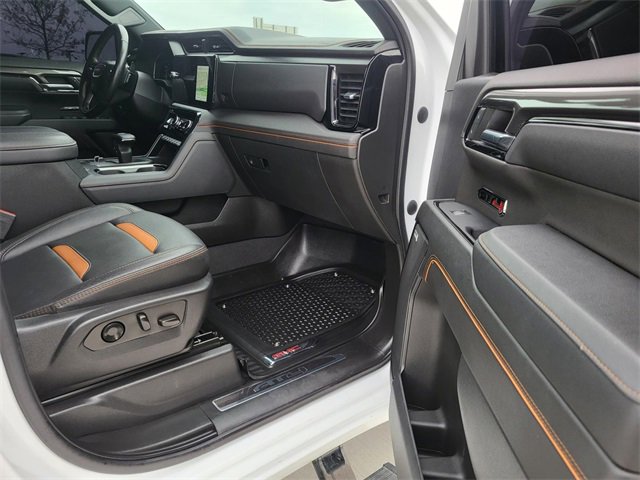 Used 2023 GMC Sierra 1500 AT4 w/ AT4 Premium Package image 9