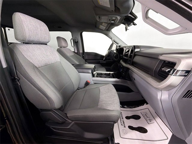 Used 2025 Ford F450 XLT w/ 360-Degree Camera Package image 27