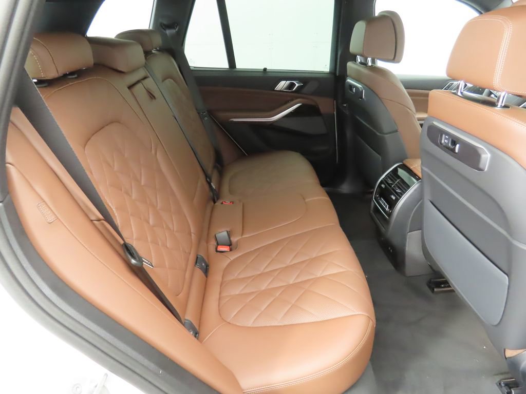 New 2026 BMW X5 xDrive40i w/ Climate Comfort Package image 22