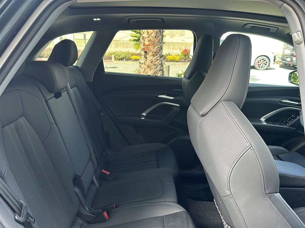 Used 2025 Audi Q5 Premium Plus w/ Premium Plus image 16