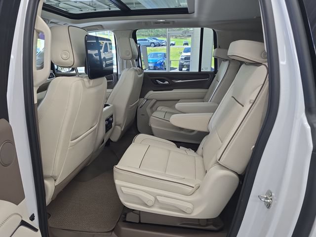 Used 2024 GMC Yukon XL Denali w/ Denali Reserve Package AWD/4WD image 10
