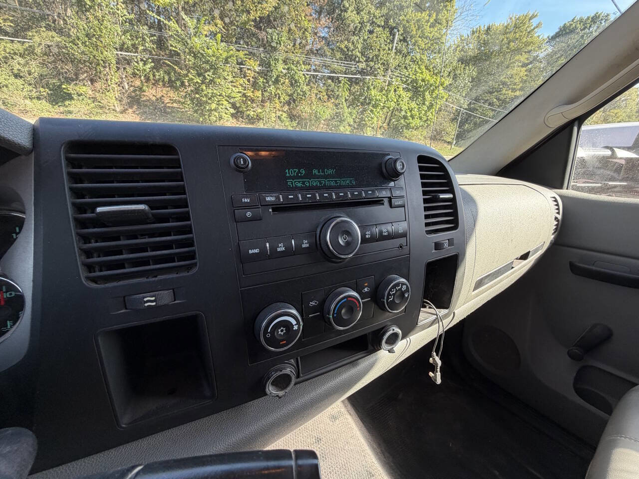 Used 2010 GMC Sierra 3500 W/T w/ Snow Plow Prep Package image 22