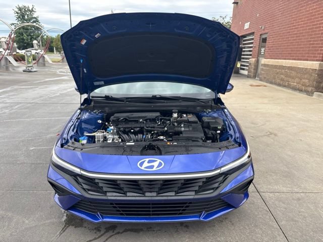 Used 2026 Hyundai Elantra SE FWD image 30