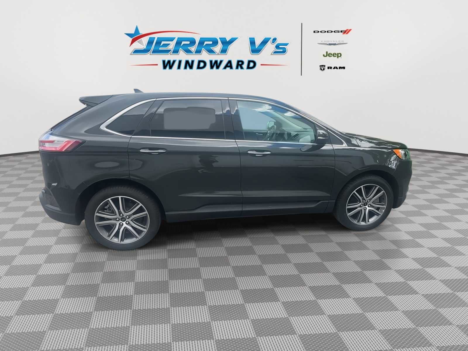Used 2024 Ford Edge Titanium w/ Equipment Group 301A image 9