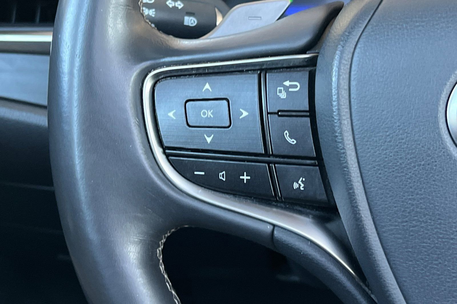 Used 2019 Lexus ES 350 w/ Premium Package image 28