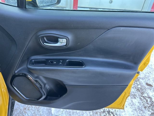 Used 2018 Jeep Renegade Altitude image 42