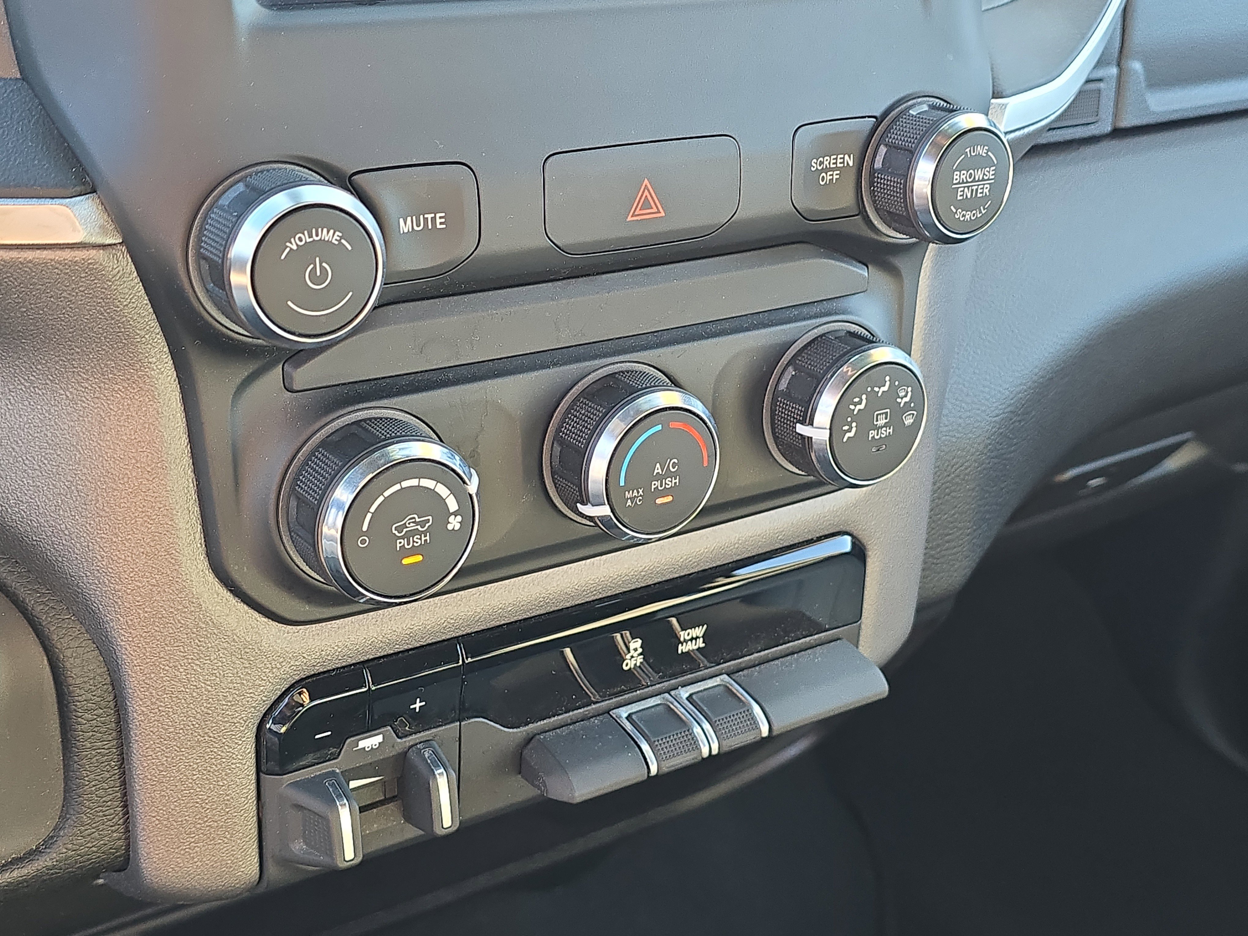 Used 2024 RAM 2500 Big Horn w/ Bed Utility Group image 21