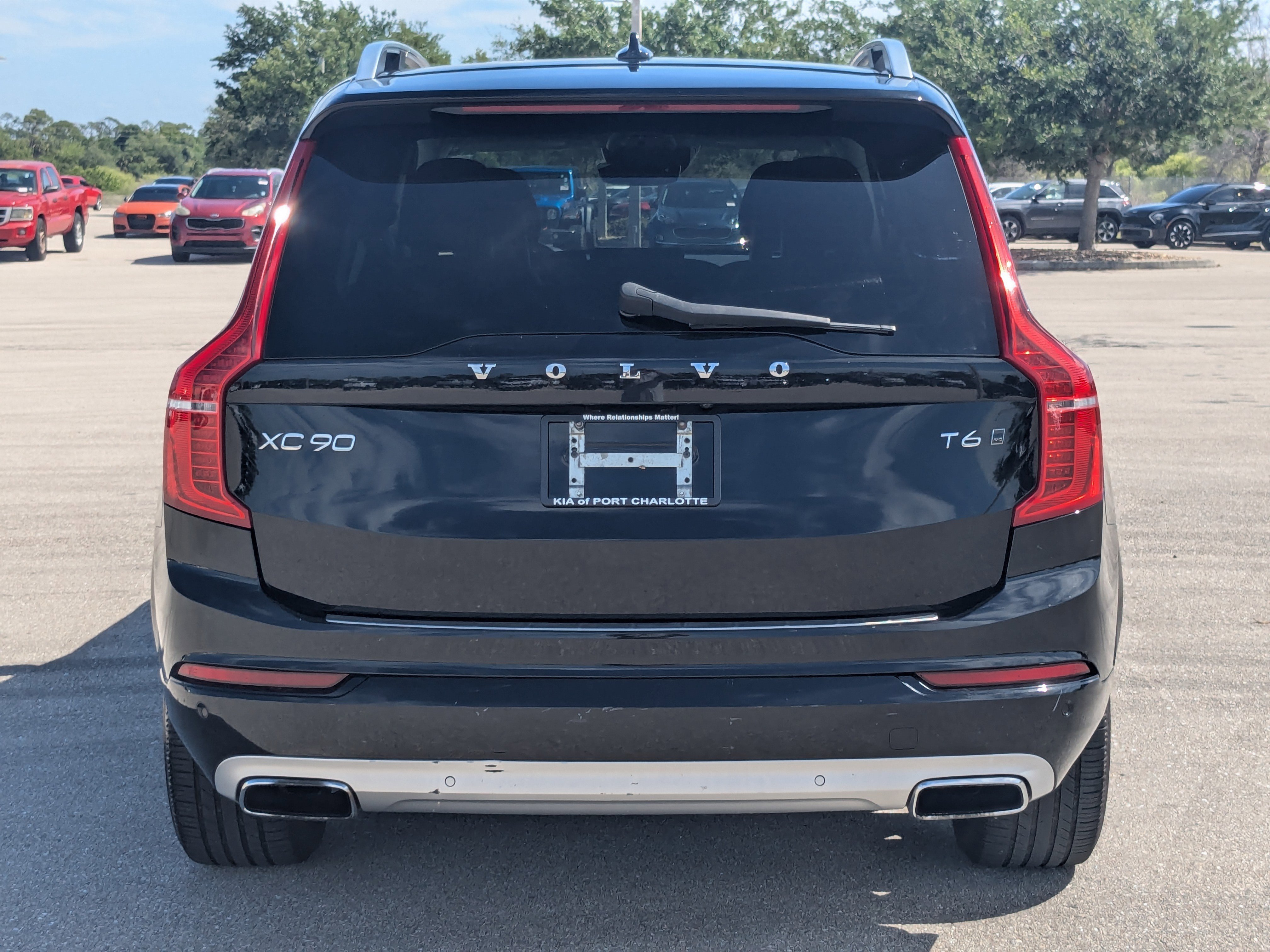 Used 2017 Volvo XC90 T6 Momentum w/ Vision Package image 6