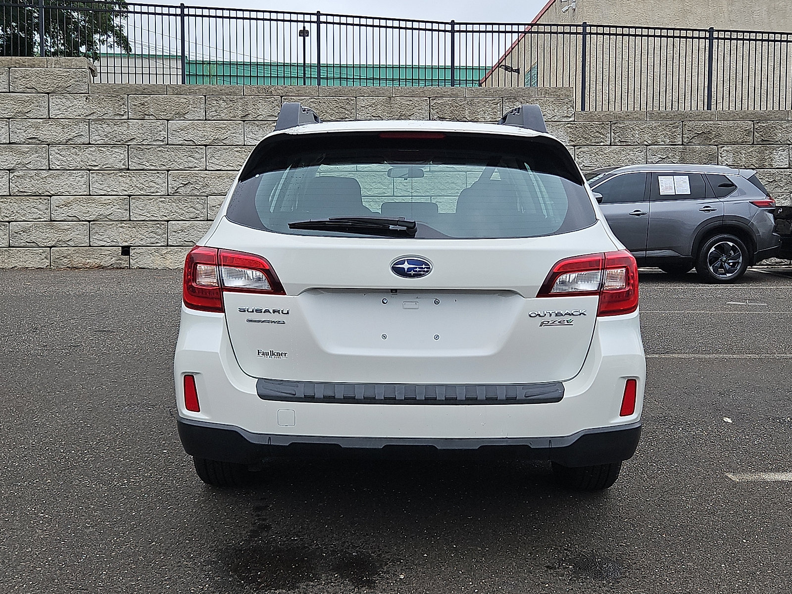 Used 2017 Subaru Outback 2.5i AWD/4WD image 5