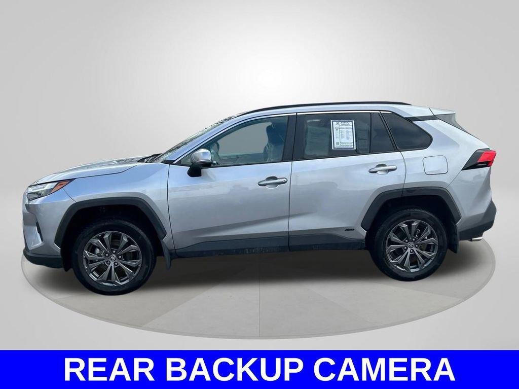 Used 2023 Toyota RAV4 XLE Premium image 8