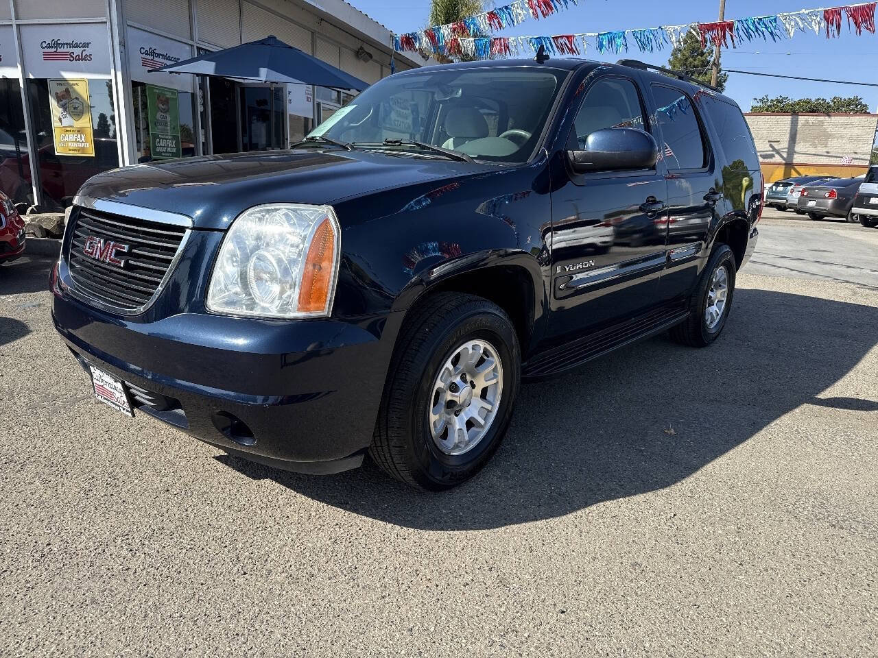 Used 2007 GMC Yukon SLE image 1
