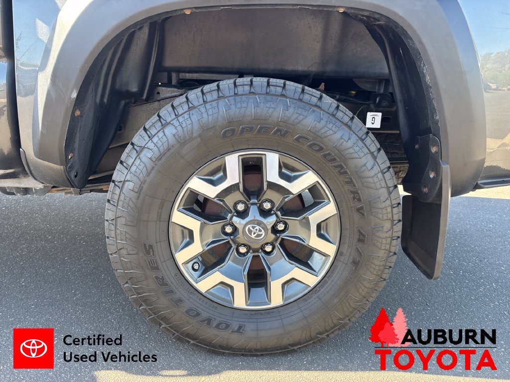 Certified 2018 Toyota Tacoma TRD Off-Road w/ Technology Package AWD/4WD image 24