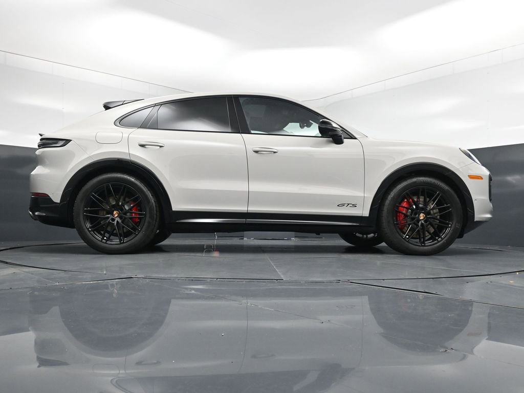New 2026 Porsche Cayenne GTS image 25