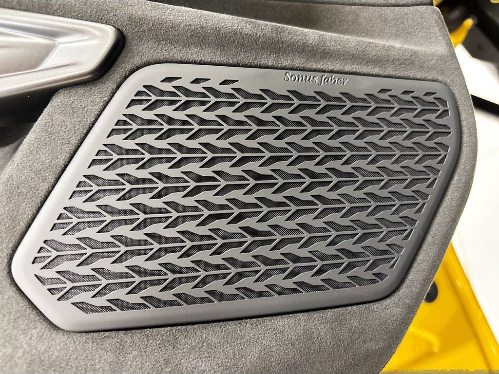 Used 2025 Lamborghini Revuelto image 29