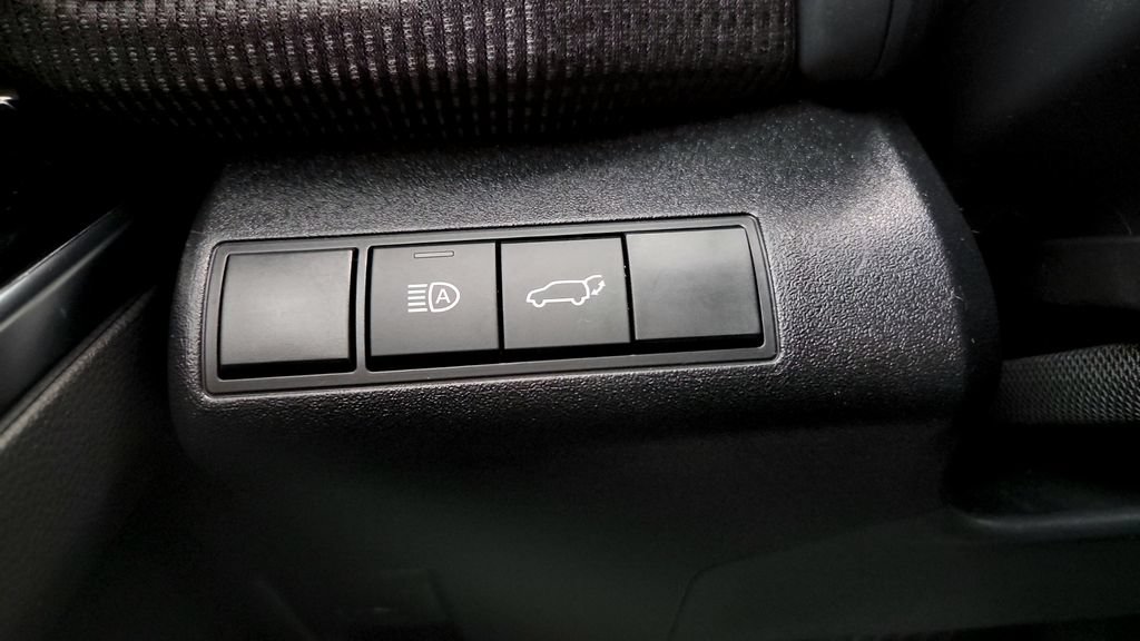 Used 2023 Toyota bZ4X AWD w/ Weather Package image 33
